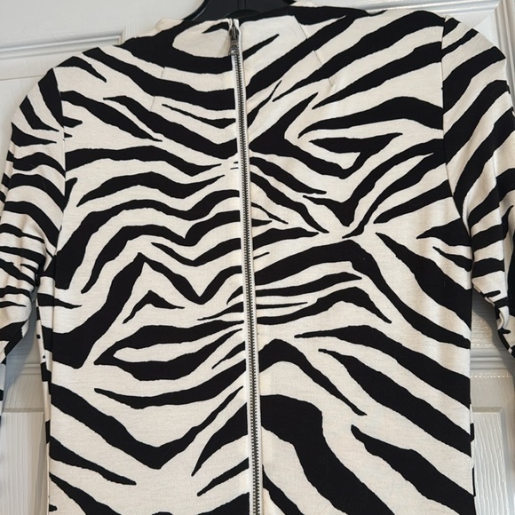 Alice & Olivia Zebra patterned stretch midi size 4 never worn! Super Sleek! - Picture 3 of 5
